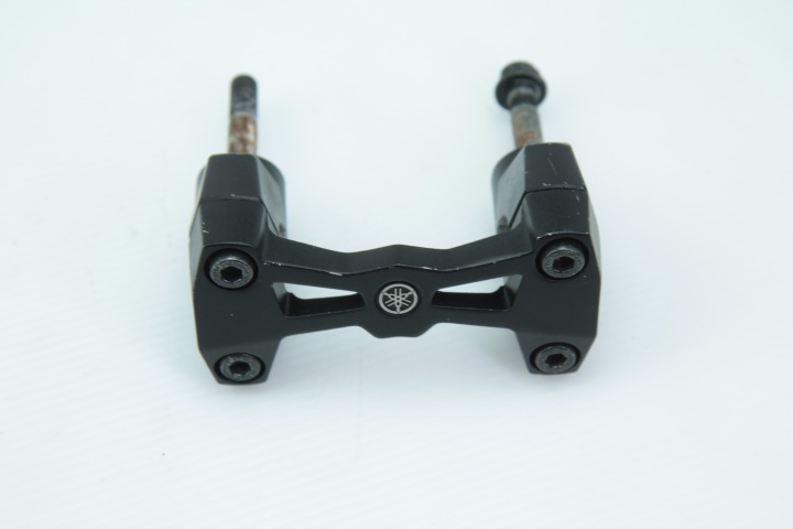 YAMAHA MT 125 14-19 FIXATION CAOUTCHOUC