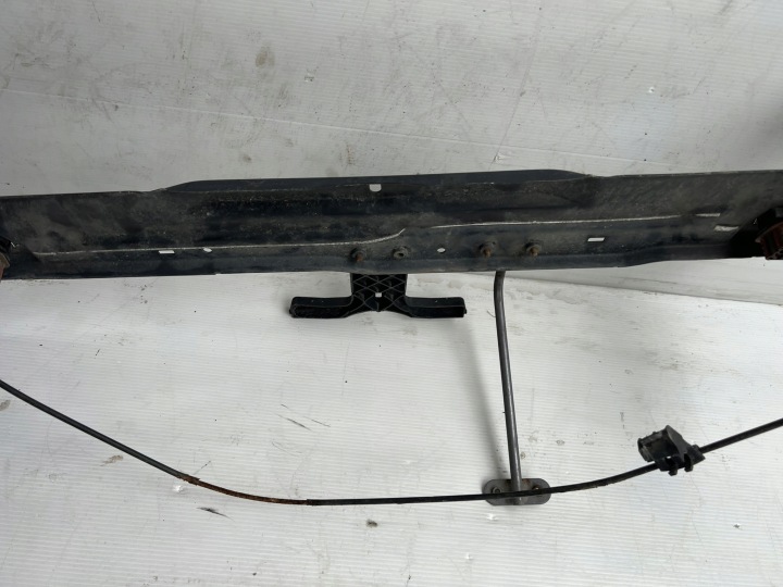 PANNEAU AVANT RENFORCEMENT MERCEDES-BENZ C-2009 A2046200072