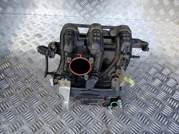 TOYOTA YARIS III COLLECTEUR ADMISSION 17120-0Q050 1.0 2019R