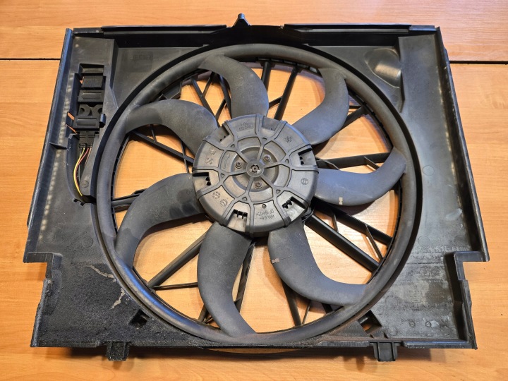 BMW 5 E60 E61 3.0D M57 LIFT VENTILATEUR RADIATEURS 7561712 7791548