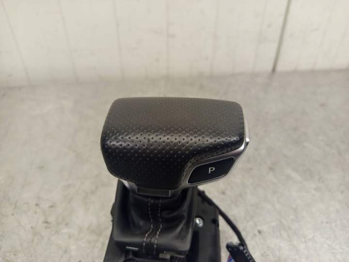 CRIC CHANGEMENTS VITESSE AUDI A4 B9 A5 8W2713041J
