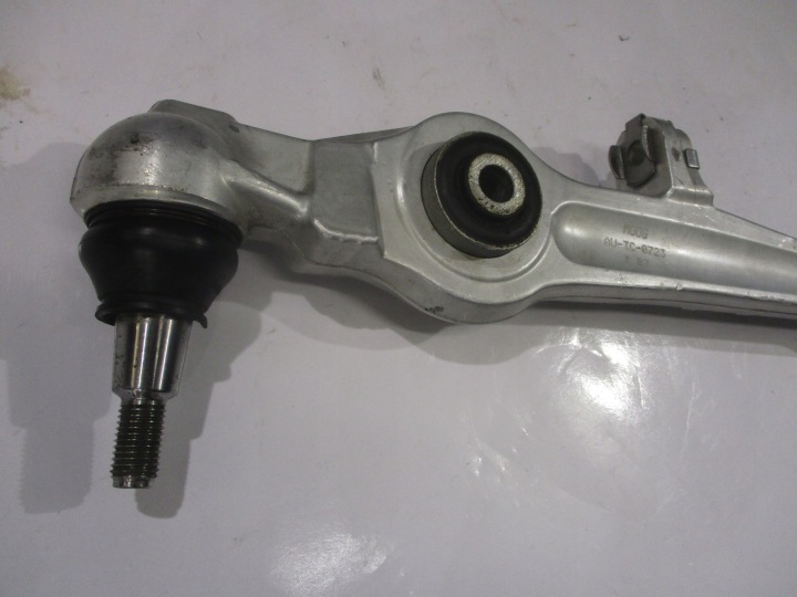 BRAS DE SUSPENSION INFÉRIEUR TRANSVERSAL AVANT AUDI TT 8J II AU-TC-0723