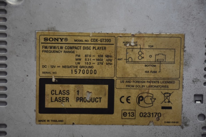 RADIO AUTOMOBILE SONY CDX GT200