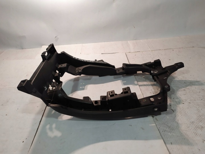 MERCEDES ATEGO W967 GAUCHE OCULAIRE PHARES CHÂSSIS FIXATION POIGNÉE