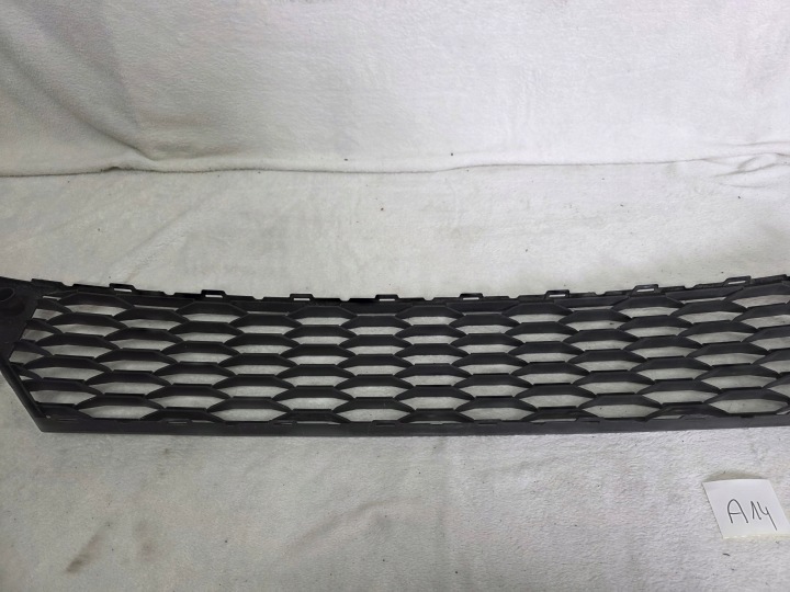 GRILLE CENTRALE PARE-CHOCS SEAT LEON III 5F0853667A