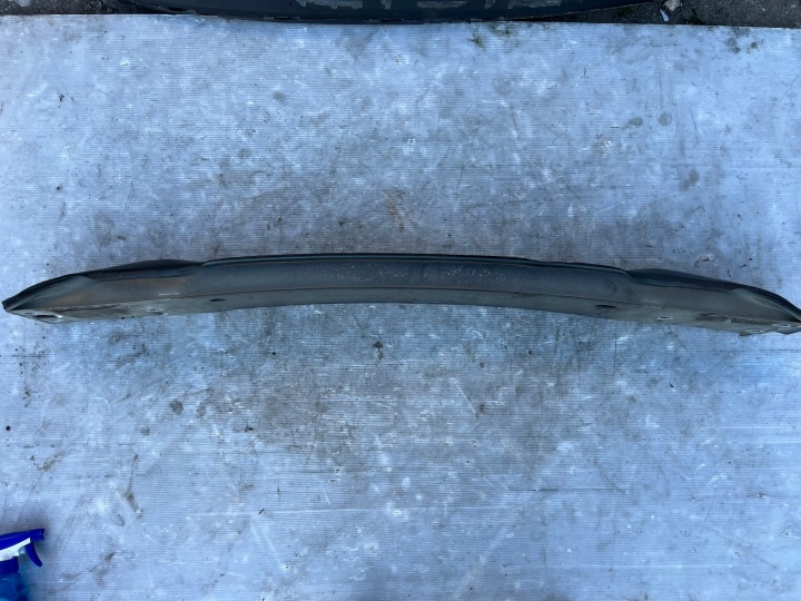 VOLVO V40 II POUTRE RENFORCEMENT PARE-CHOCS AVANT 31276334