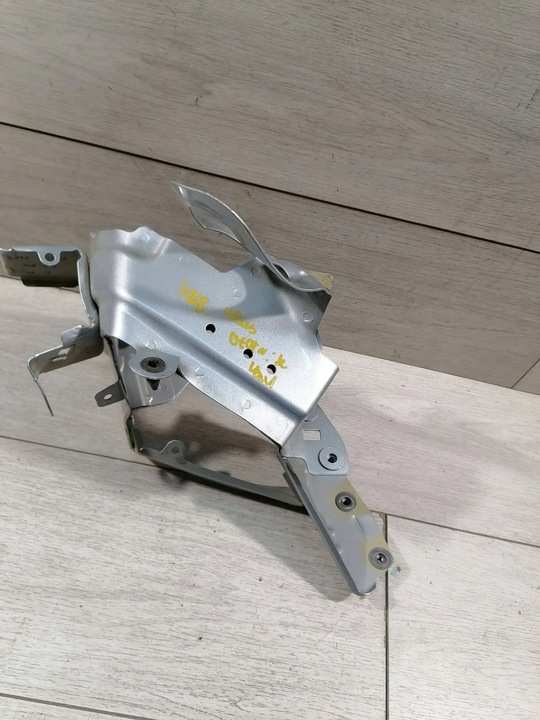 URUS SOPORTE ALETA IZQUIERDO PARTE DELANTERA 4ML821131A 