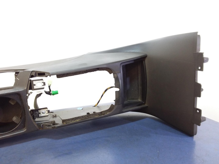 VOLVO V50 TUNNEL CENTRAL 8687408