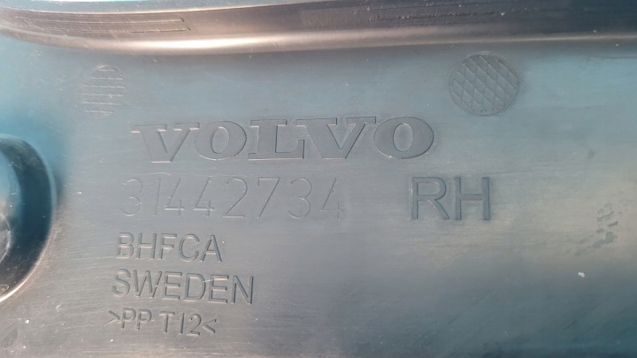 VOLVO XC90 II 20R REVÊTEMENT PROTECTION COURROIE DROITE AVANT 31442734