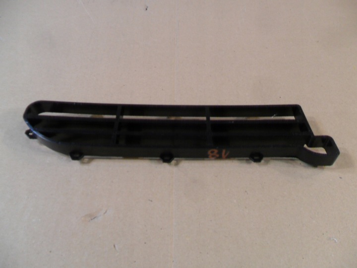 GRILLE CALANDRE DROITE PEUGEOT PARTENAIRE 1996-2002