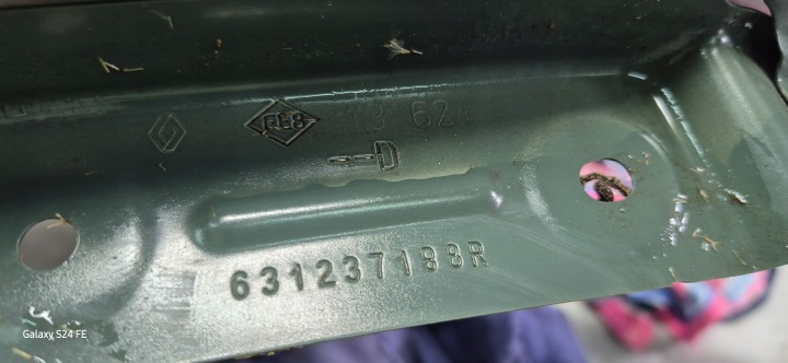 DACIA DUSTER III 3 24- AILE AVANT AVANT GAUCHE 631237188R