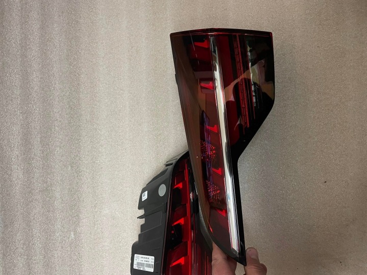 AUDI A4 B9 UNIVERSEL PHARE ARRIÈRE 8W9945094AC 8W9945093AC