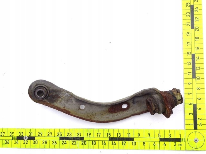 NISSAN NOTE E11 06-12 FIXATION TRAÎNEAU GAUCHE AVANT 8200127324