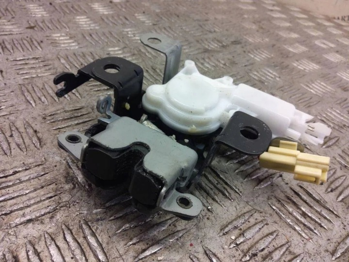 SERRURE COUVERCLES DE COFFRE COUVERCLES DE COFFRE B6724 MAZDA RX8