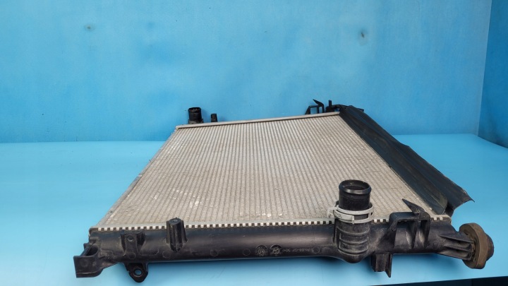 DODGE CHALLENGER SXT 19R RADIATEUR EAU M143308G 834031769A