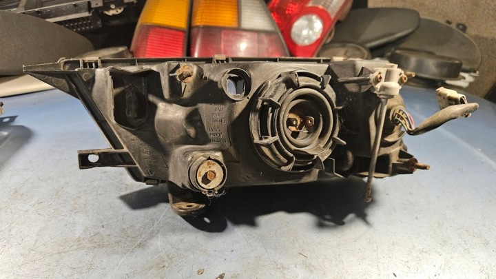 PHARE PROJECTEUR GAUCHE AVANT AVANT SUZUKI BALENO I 10032019 10032018
