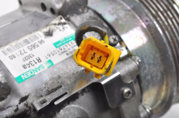 PEUGEOT 407 3.0 V6 COMPRESSEUR DE CLIMATISATION 9656572180