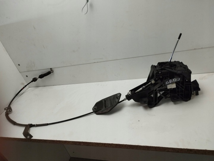 2010 TOYOTA AVENSIS T270 CRIC CHANGEMENTS VITESSE SUPÉRIEUR 75C584LH