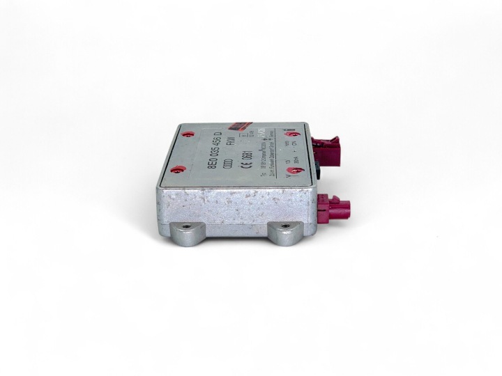 AMPLIFICATEUR D'ANTENNE A6 S6 C6 4F 8E0035456D