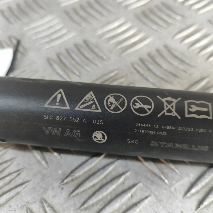 DROIT SERVOMOTEUR COUVERCLES DE COFFRE COUVERCLES DE COFFRE SKODA ENYAQ IV SUV (5AC, 5AZ) 5LG827552A