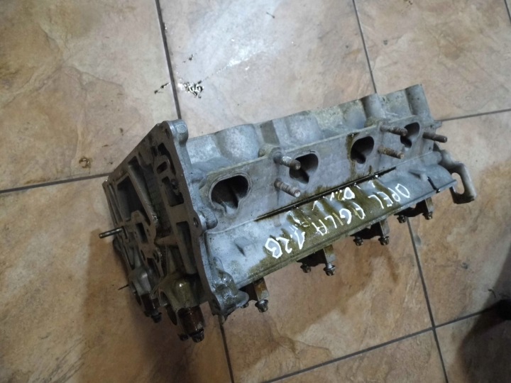 OPEL AGILA A 1.2B 02' CULASSE MOTEUR 90400234