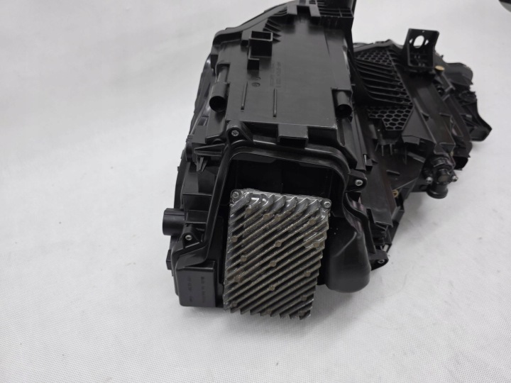 AUDI SQ8 Q8 4M PHARE AVANT DROITE COMPLET LED MATRIX EUROPE DÉMONTAGE 4M8941040