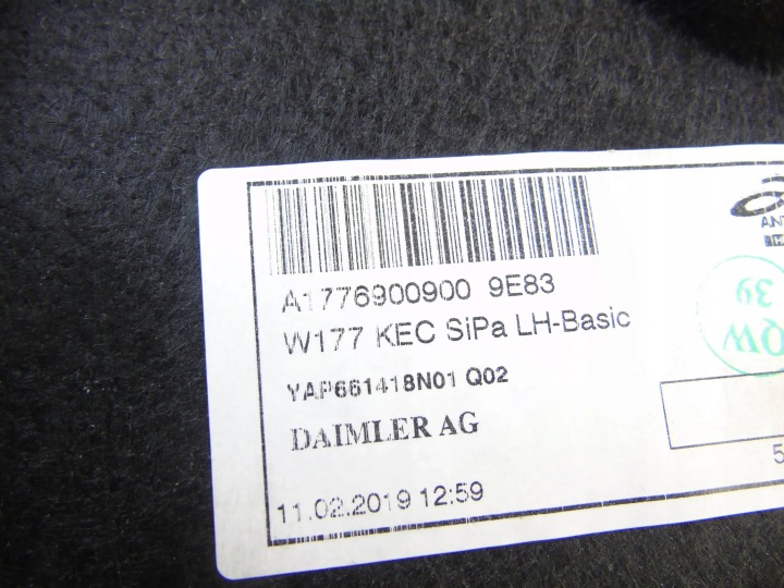COLLECTEUR COUVERCLES DE COFFRE GAUCHE TAPICEREKA MERCEDES W177 A1776900900