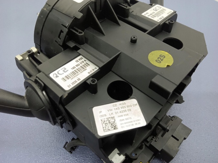 SKODA OCTAVIA II COMMUTATEUR COMPOSITE MANETTES BANDE 1K0953503CM 1K0953513