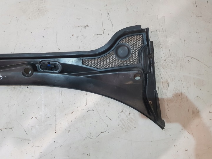 DOUBLURE DE PASSAGE DE ROUE PLASTIQUE AUDI A3 8P LIFT 8P1819415E