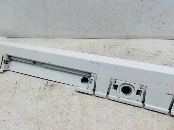 COROLLA E21 BERLINE SEUIL PROTECTION EXTÉRIEUR SEUIL 040