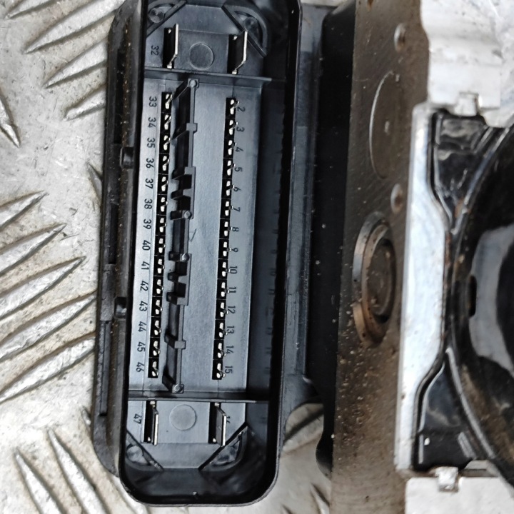 FORD FUSION 2008 POMPE ABS