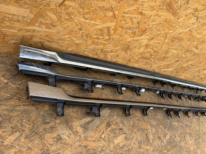 BMW 7 G70 I7 MOULURE SEUIL DROITE AVEC CHROME 9464152 ORIGINAL POUCES EN BON ÉTAT