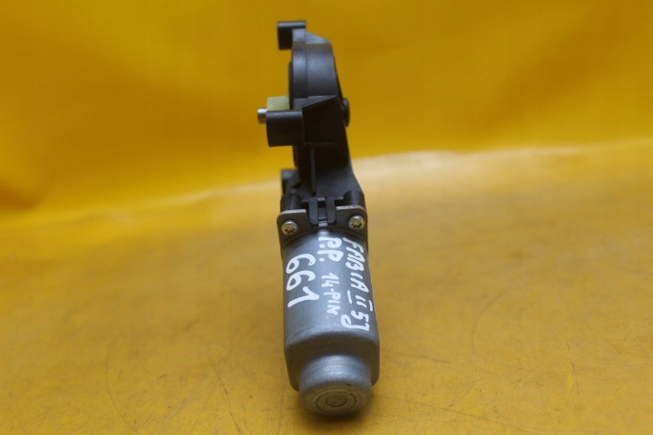 PETIT MOTEUR CONTRÔLEUR VITRES DROIT AVANT 14 GOUPILLE SKODA FABIA II 6R0959802AQ