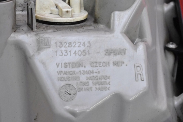 PHARE DROITE ARRIÈRE ARRIÈRE 13282243 OPEL ASTRA 4 IV J UNIVERSEL 09-12