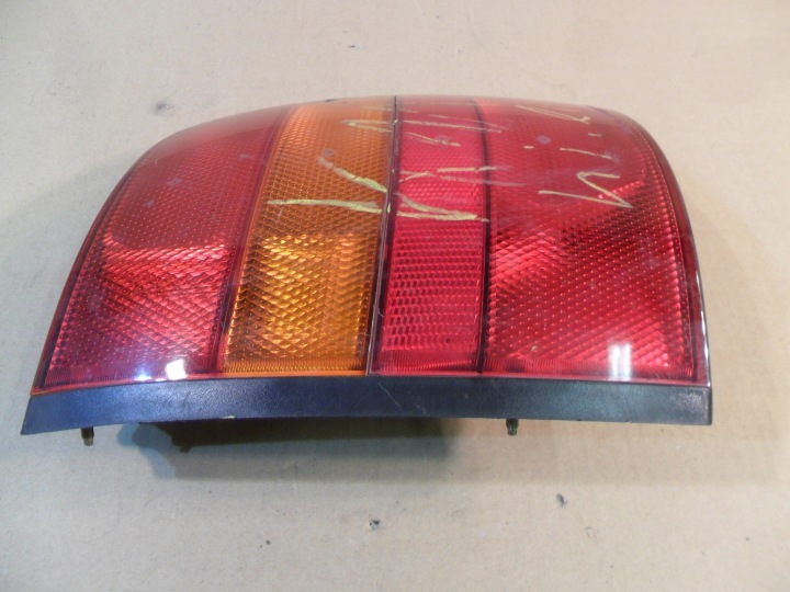 NISSAN MICRA K11 1992-1998 PHARE GAUCHE ARRIÈRE ARRIÈRE