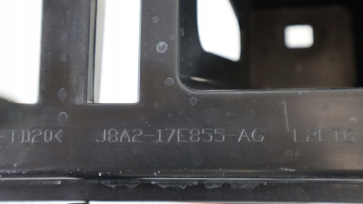 RANGE ROVER VELAR L560 GLISSIÈRE PARE-CHOCS ARRIÈRE J8A2-17E855-AG