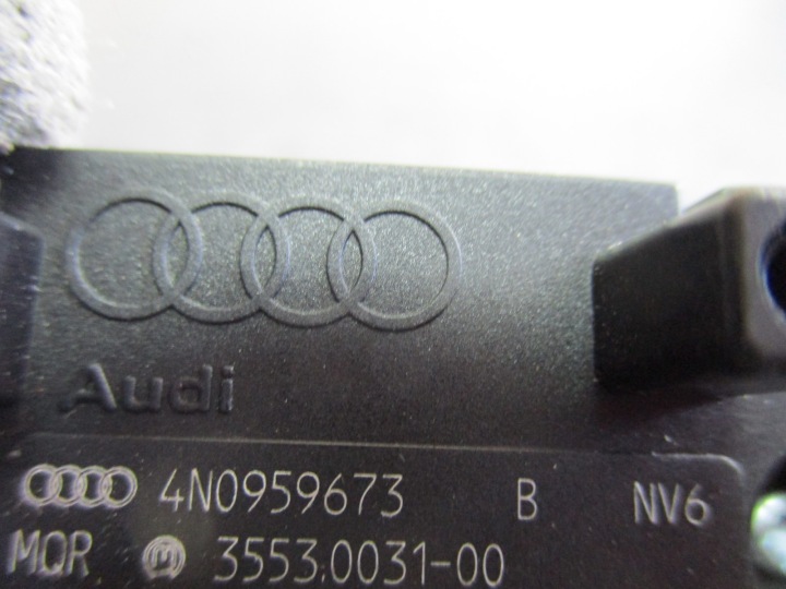 COMMUTATEUR MULTIFONCTIONNEL AUDI A6 4N0959673B