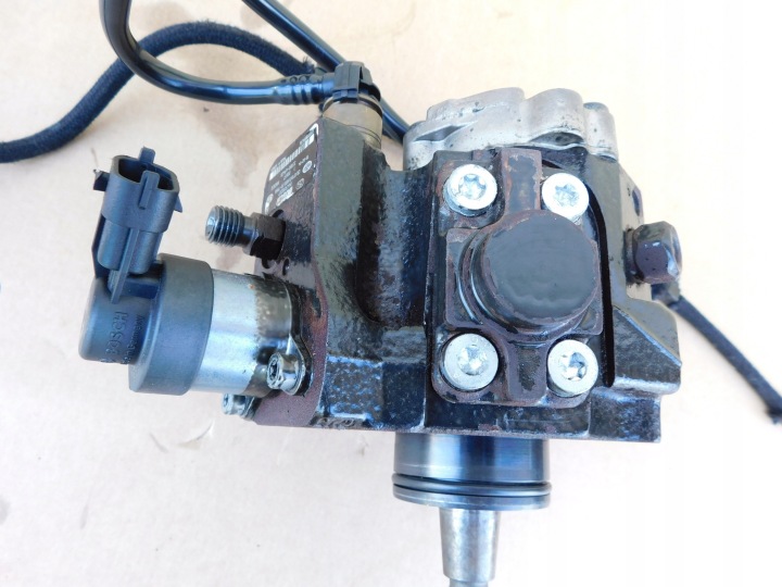 POMPE INJECTION CARBURANTS HYUNDAI H1 II STAREX 2.5 CRDI 0445010207 ORIGINAL