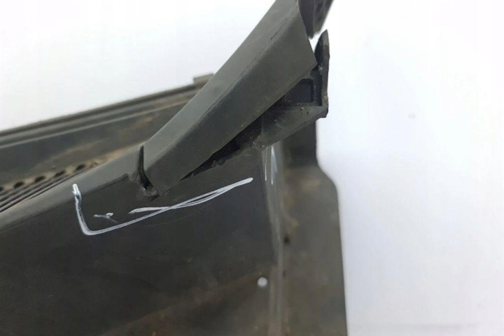 PLASTYK ESSUIE-GLACES AVANT KIA SPORTAGE V (NQ5) 86151F1900 1.6L GASOLINE