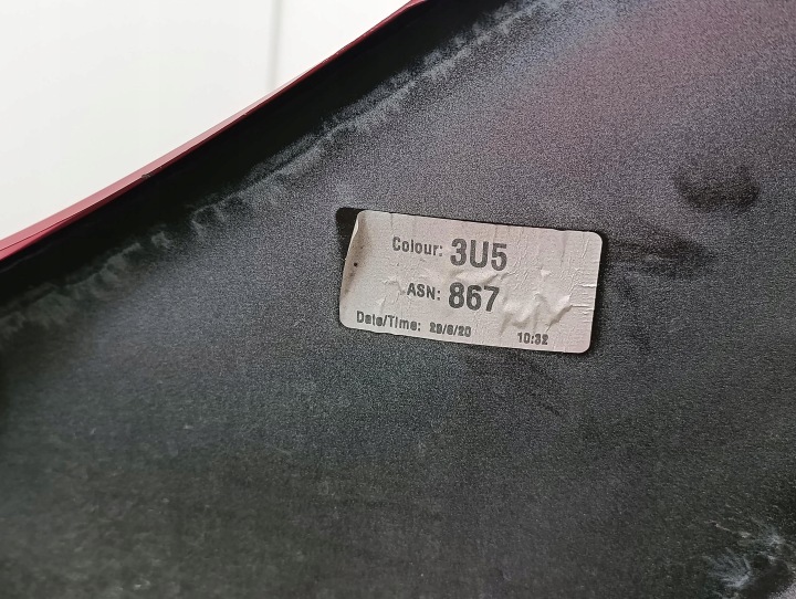 TOYOTA COROLLA E21 LIFT HAYON UNIVERSEL PARE-CHOCS AVANT AVANT
