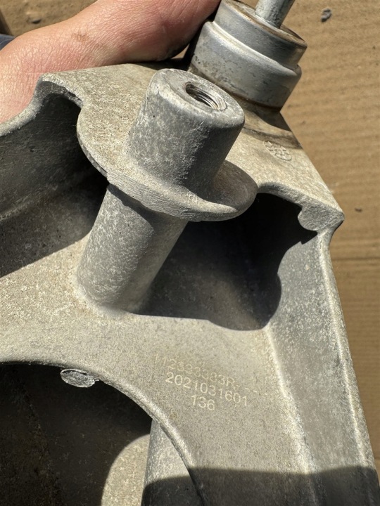 POIGNÉE FIXATION SUSPENSIONS MOTEUR BOÎTES GAUCHE DACIA SPRING 21-25R