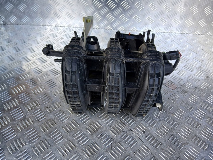 TOYOTA YARIS III COLLECTEUR ADMISSION 17120-0Q050 1.0 2019R
