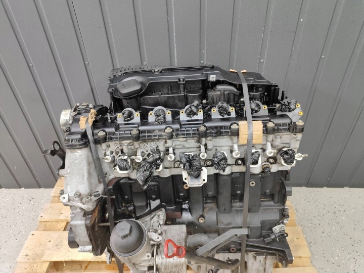 MOTEUR BMW 7 E65 E66 7788546