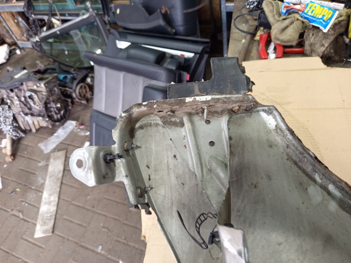 AUDI A4 B7 04- AILE DROIT AVANT LY7W