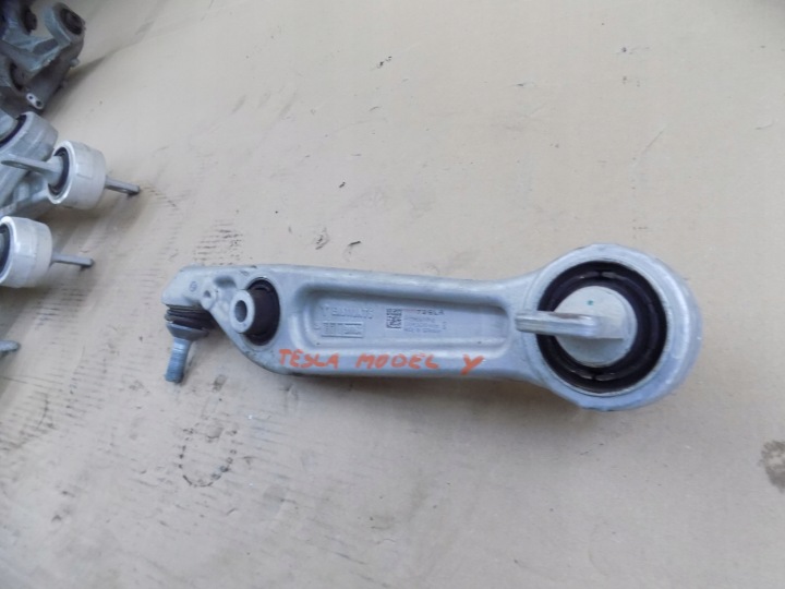 TESLA MODÈLE Y BRAS DE SUSPENSION AVANT AVANT 1288341-99-B BAS INFÉRIEUR LEWY=PRAWY ORIGINAL