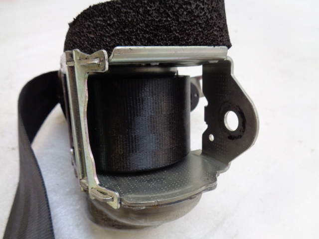 FORD PUMA MK2 II DROIT CEINTURE DE SÉCURITÉ ARRIÈRE ARRIÈRE P1TB-A611B68-AA
