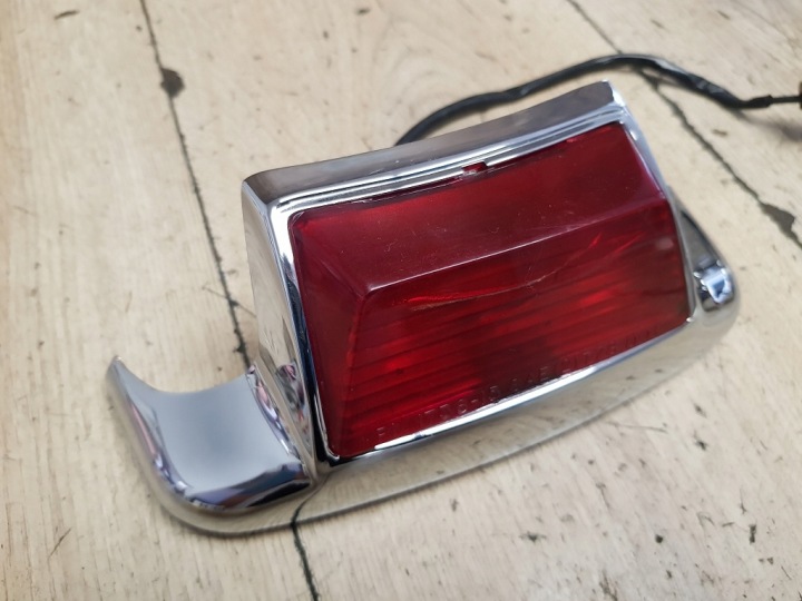 REVÊTEMENT CHROME AMPOULE SUR AILE HARLEY DAVIDSON