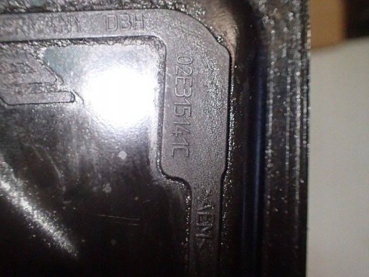 COUVERCLE POMPES HUILES AUDI A3 04-