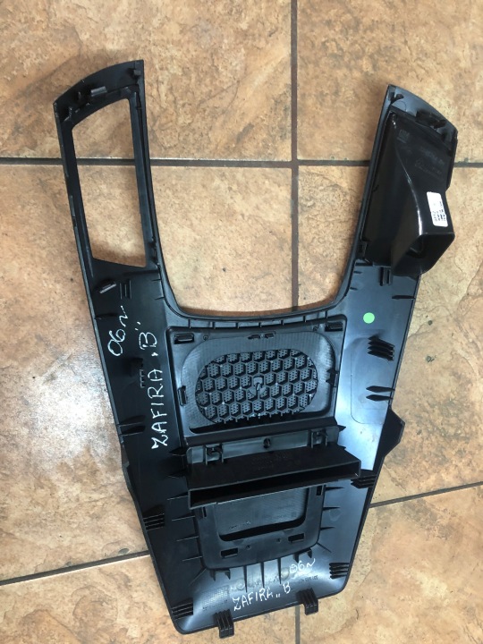 ZAFIRA B 1.9CDTI 06' PROTECTION BOUCHON CONSOLES