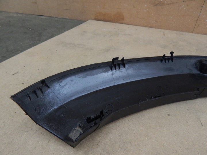 DACIA DUSTER III 24- MOULURE GARDE-BOUE AVANT DROIT 638123372R ORIGINAL